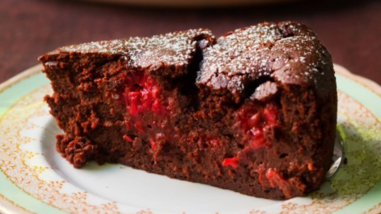 Nigella Lawson's Dark & Sumptuous Chocolate Cake Recipe by Daniel Lim -  Cookpad